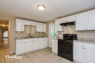 2017 E Okaloosa Ave in Tampa, FL - Building Photo - Building Photo