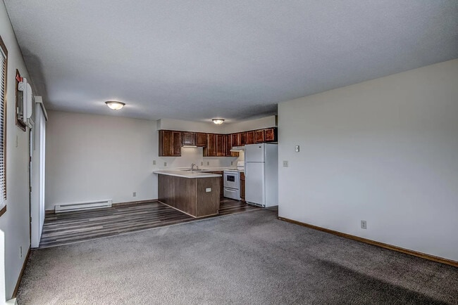 634 Saxonwood Rd in Altoona, WI - Building Photo - Building Photo