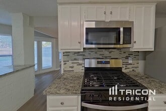 2116 Stein Way in Carrollton, TX - Building Photo - Building Photo