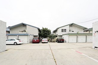 4011 Green Ave in Los Alamitos, CA - Building Photo - Building Photo