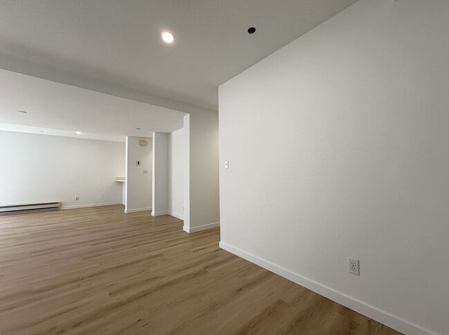 4159 El Camino Way in Palo Alto, CA - Building Photo - Building Photo