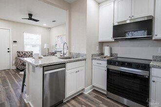 3091 N 16th Ave in Pensacola, FL - Building Photo - Building Photo