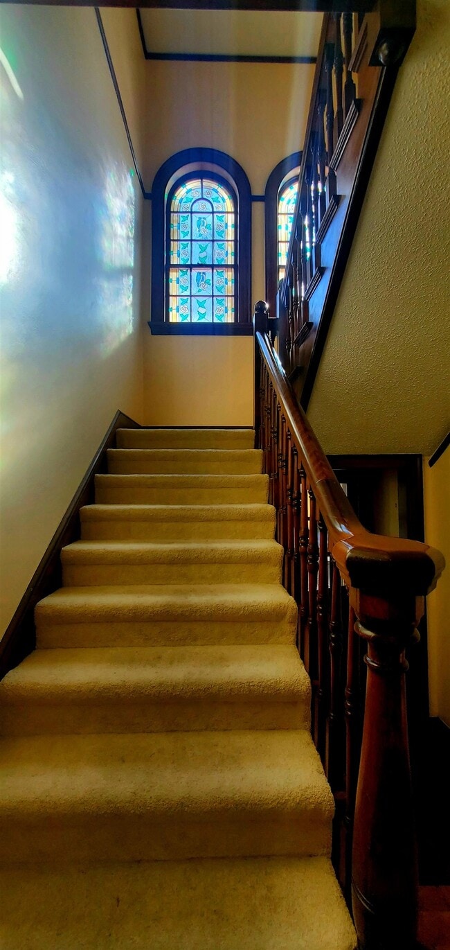 property at 704 N Jefferson St