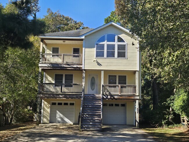 237 Sir Richard E in Kill Devil Hills, NC - Building Photo - Building Photo