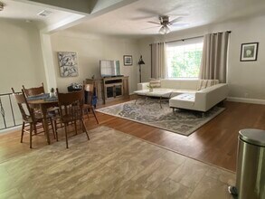 1478 Benton Dr in Redding, CA - Foto de edificio - Building Photo