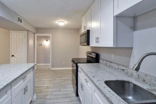 property at 5929 Queensloch Dr