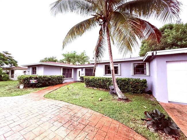 816 SE 13th Ct in Deerfield Beach, FL - Building Photo - Building Photo