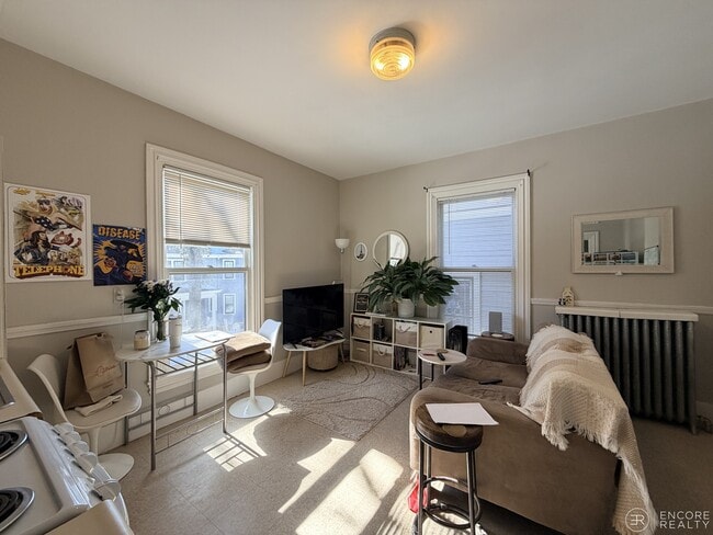 8 A Forest St, Unit 2R in Cambridge, MA - Building Photo - Building Photo