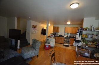 34 Raymond St, Unit 1 in Boston, MA - Building Photo - Building Photo