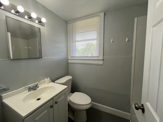 205 4th St in Ft. Myers, FL - Building Photo - Building Photo