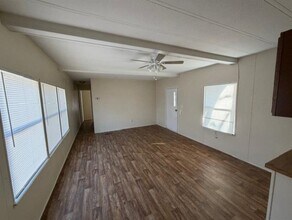 512 Elm St in Paradise, TX - Building Photo - Building Photo