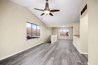 30657 Hidden Pines Ln in Roseville, MI - Foto de edificio - Building Photo