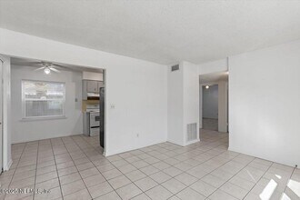 902 2nd St S in Jacksonville Beach, FL - Building Photo - Building Photo