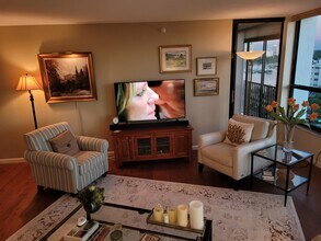 11 Sunset Dr, Unit 806 in Sarasota, FL - Foto de edificio - Building Photo