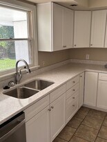 1601 Montclair Dr in Vincennes, IN - Building Photo