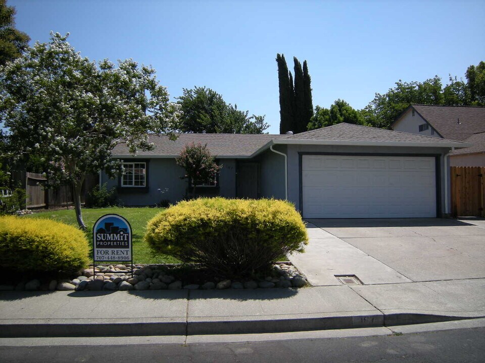 167 Quincy Ct in Vacaville, CA - Building Photo