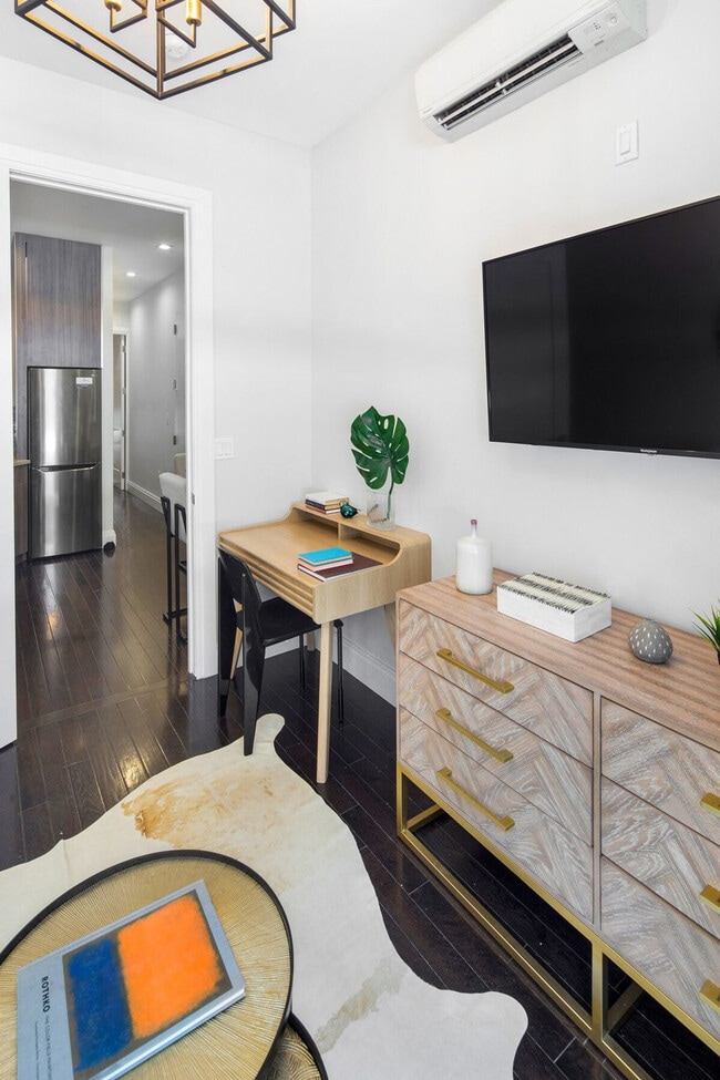property at 420 E 62nd St