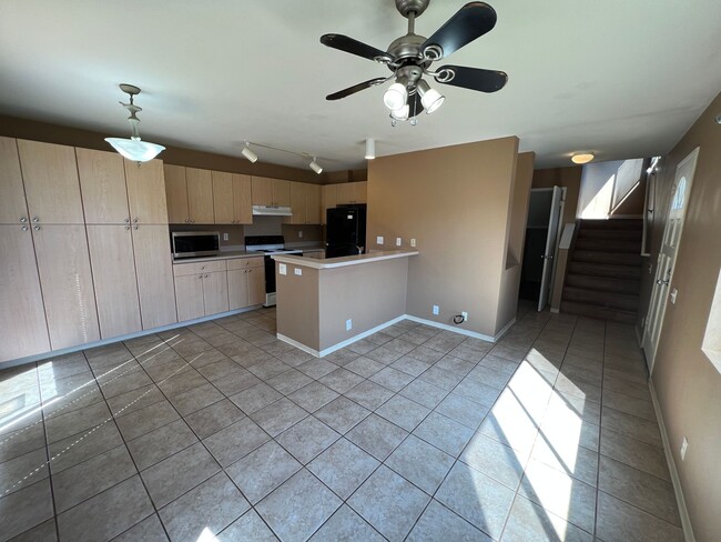 911030-1030 Manaolana St in Ewa Beach, HI - Building Photo - Building Photo