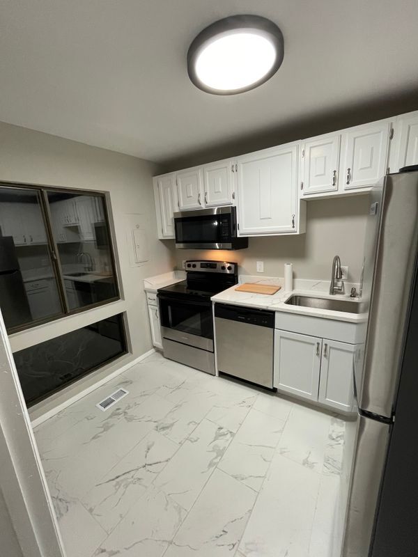 290 Hilltop Ln in Annapolis, MD - Foto de edificio - Building Photo