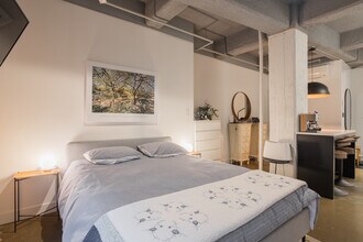 110 Sainte-Thérèse Rue in Montréal, QC - Foto de edificio - Building Photo