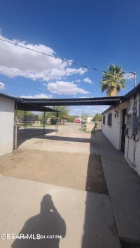 589 Myra St in El Paso, TX - Foto de edificio - Building Photo