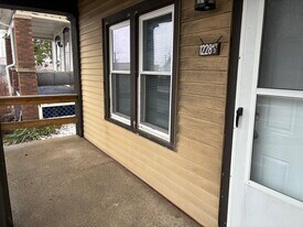 1228 N Main St, Unit 3 in Racine, WI - Building Photo