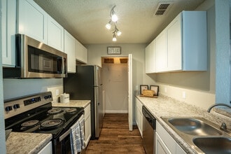 Indigo Plantation Apartments in Daytona Beach, FL - Building Photo - Interior Photo