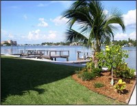 Westwinds Waterfront Resort in Treasure Island, FL - Foto de edificio - Building Photo