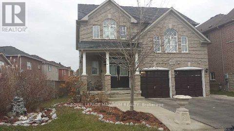 90 Via Romano Way in Brampton, ON - Building Photo