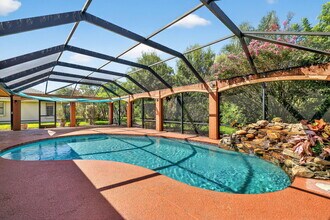 1180 SW Mirror Lake Cove in Port St. Lucie, FL - Foto de edificio - Building Photo