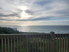 210 Palmetto Ave in Pacifica, CA - Building Photo