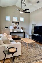 7104 Yates Ave in Austin, TX - Building Photo - Building Photo