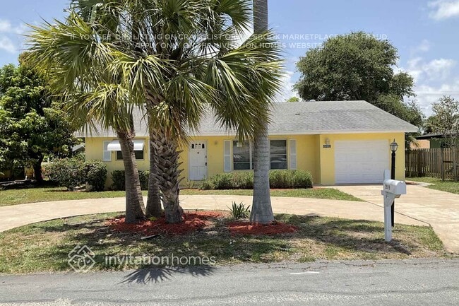 property at 2819 SW 5th St