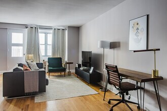 50 W 97th St in New York, NY - Foto de edificio - Building Photo