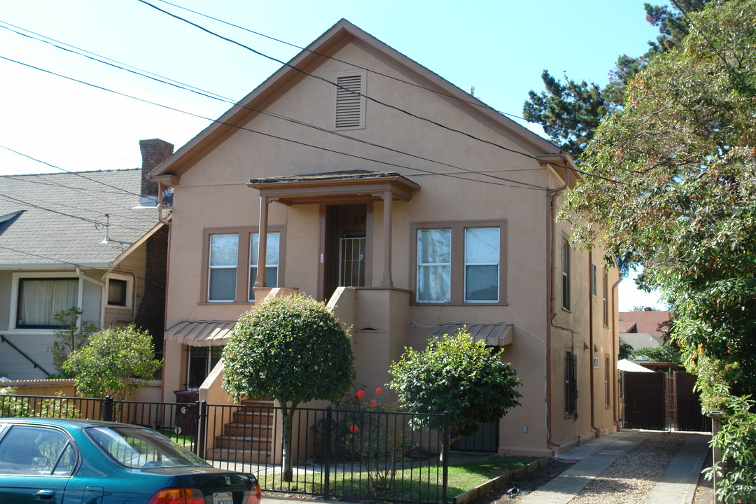 377 38th in Oakland, CA - Building Photo