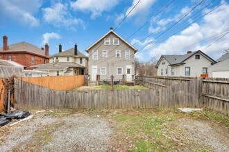 293-295-295 E Woodrow Ave in Columbus, OH - Building Photo - Building Photo