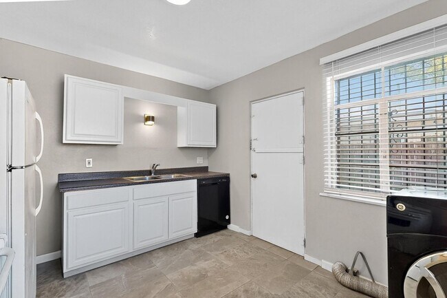 606 Madison St NE in Albuquerque, NM - Building Photo - Building Photo