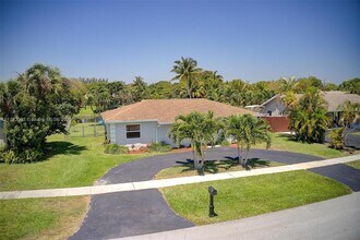 19445 Carolina Cir in Boca Raton, FL - Building Photo - Building Photo