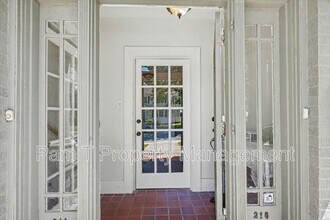 216 E 48th St in Savannah, GA - Building Photo - Building Photo