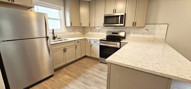 6 West St in Winooski, VT - Building Photo - Building Photo