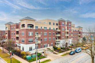 Station Crossing in Downers Grove, IL - Building Photo - Building Photo