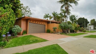 5803 Wooster Ave in Los Angeles, CA - Building Photo - Building Photo