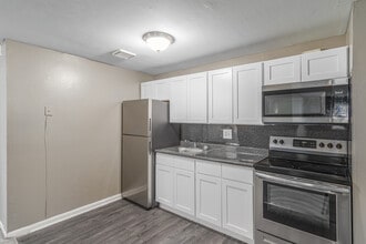 Manchester Apartments in Philadelphia, PA - Building Photo - Interior Photo