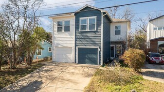 1810 Adina St in Austin, TX - Building Photo