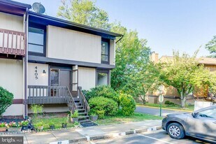 4405 Elan Ct in Annandale, VA - Building Photo