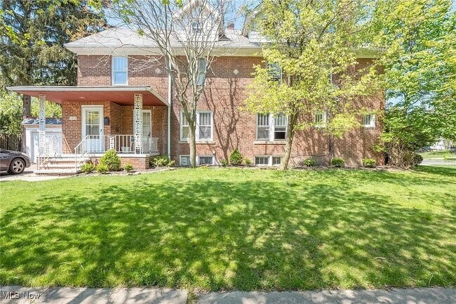 1508 Parkhill Rd in Cleveland Heights, OH - Building Photo - Building Photo