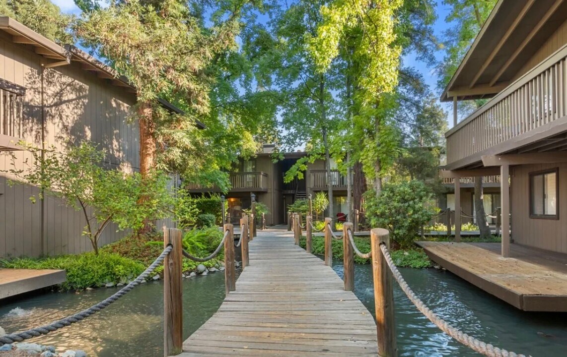925 Fulton Ave in Sacramento, CA - Building Photo