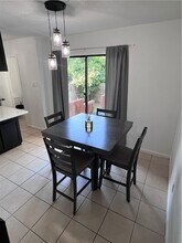 4507 Carter Creek Pkwy in Bryan, TX - Foto de edificio - Building Photo