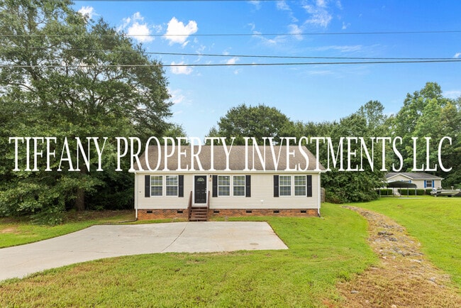 1002 W Cabaniss Rd in Shelby, NC - Building Photo - Building Photo