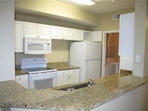 5572 Metrowest Blvd in Orlando, FL - Building Photo - Building Photo